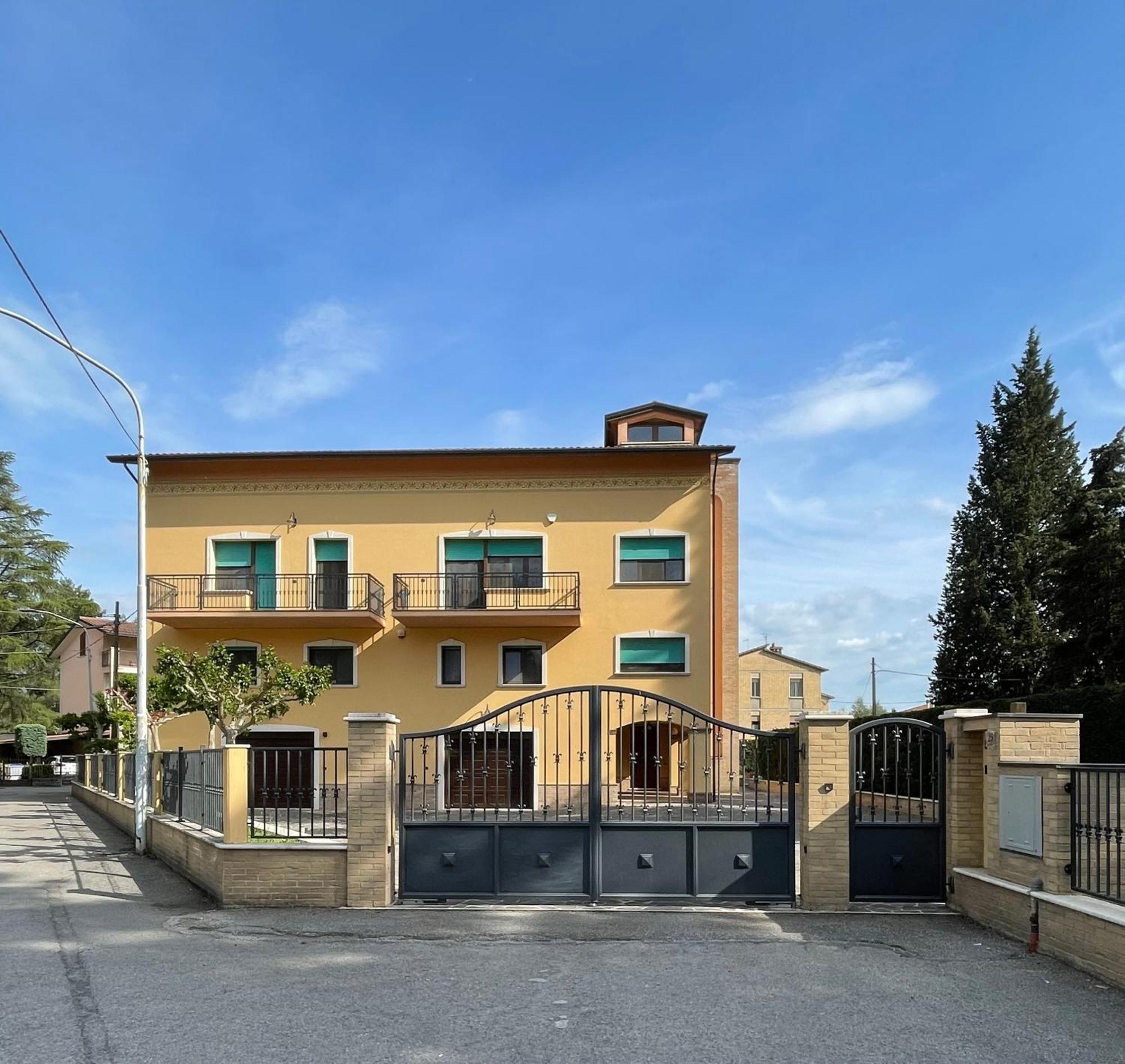 Villa Adige Luxury - M&M Holiday House Perugia Bagian luar foto